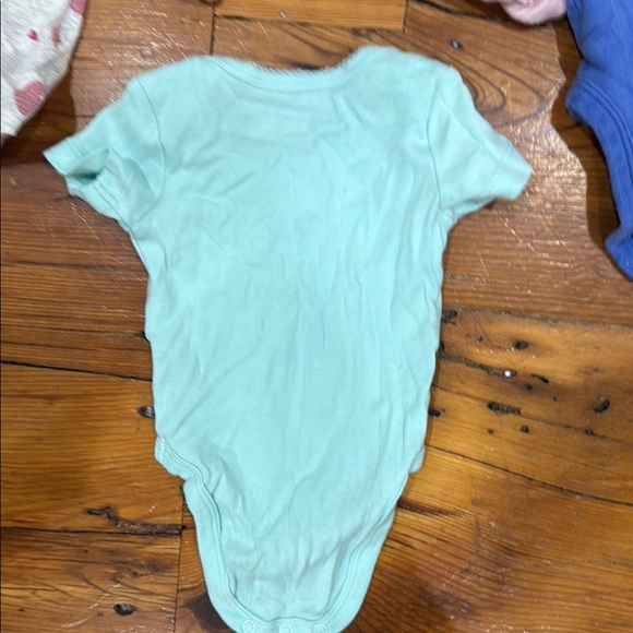 Assorted Bundle of Baby Onesies and Outfits Girl Size 0 to 3 months - Picture 14 of 14
